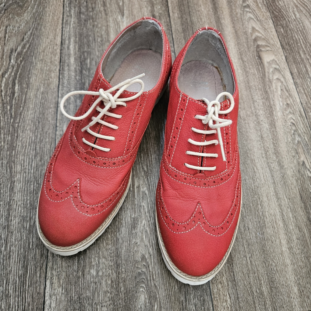 Bata Italian Leather Lace-Ups (Eu 39)